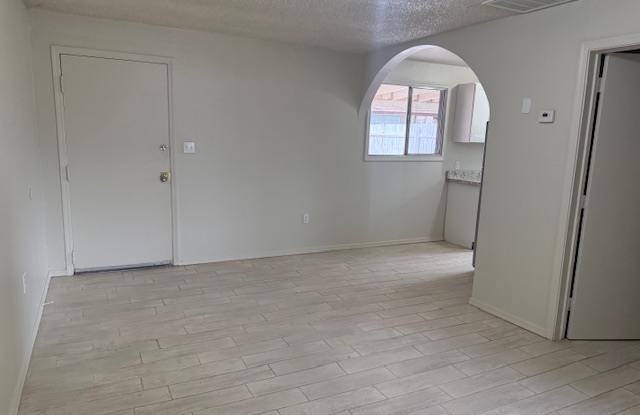 108 West Palmdale Street - 2 photos photos