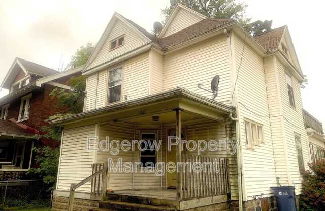 1327 Jefferson Ave SE - 1327 Jefferson Avenue Southeast, Grand Rapids, MI 49507
