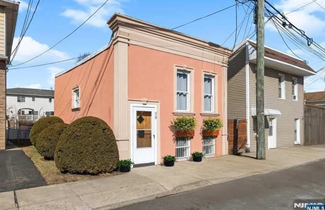 39 Franklin Avenue photos photos