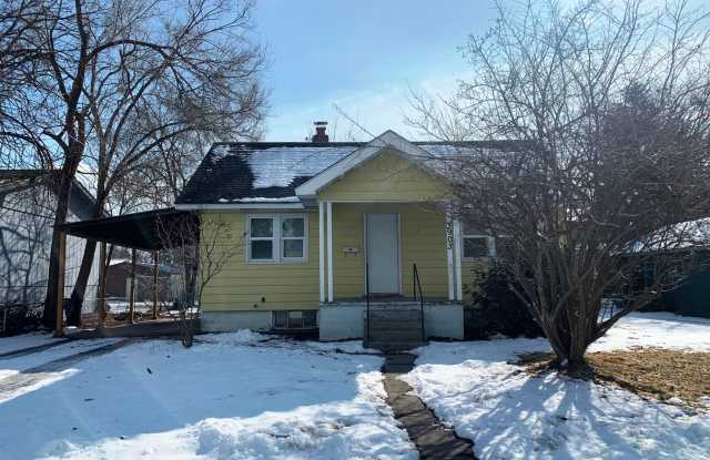 Don't Miss This Northwest Area 2 Bedroom 1 Bath Bungalow photos photos