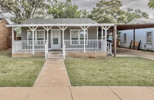 Adorable, Updated 2/1 in Arnett Benson with Storage Shed! photos photos