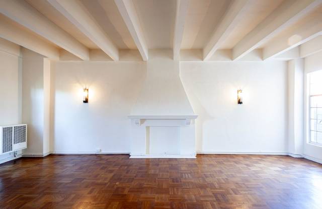 Oxford Gallery 4