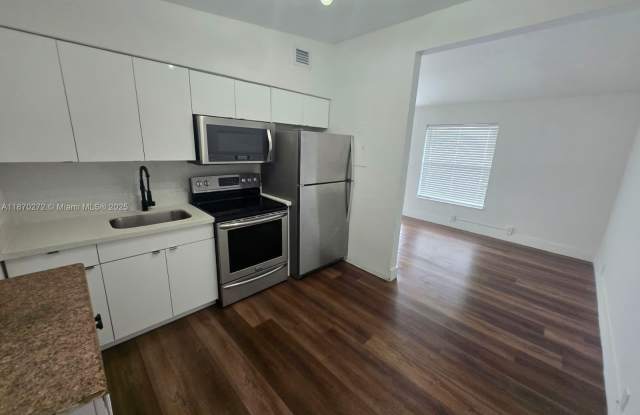 2025 Washington Ave photos photos