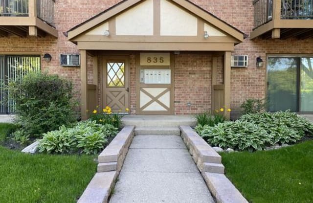 835 South Dwyer Avenue - 835 South Dwyer Avenue, Arlington Heights, IL 60005