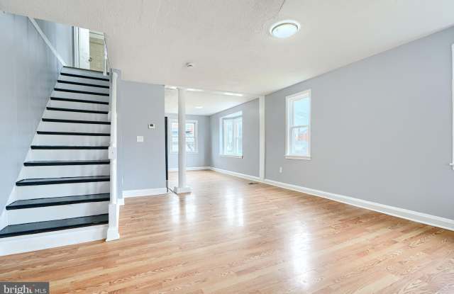 1902 KELMORE Road Gallery 2