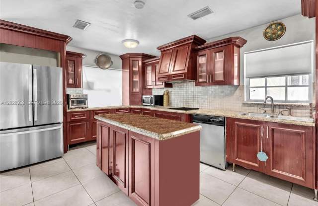 2631 NE 214th St photos photos