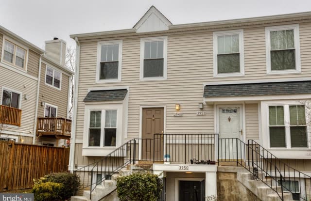 3948 9TH RD S - 3948 9th Road South, Arlington, VA 22204