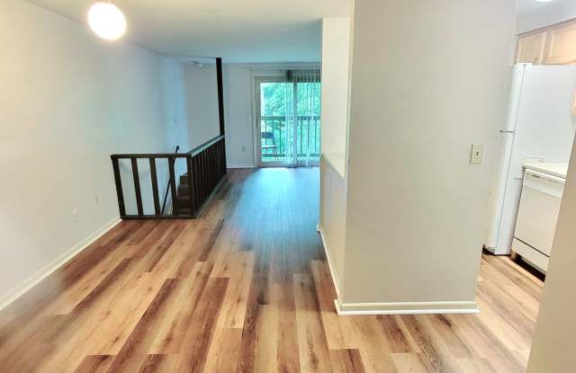 2022 Summit St. Gallery 4