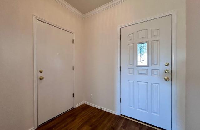910 LEE DR Gallery 2