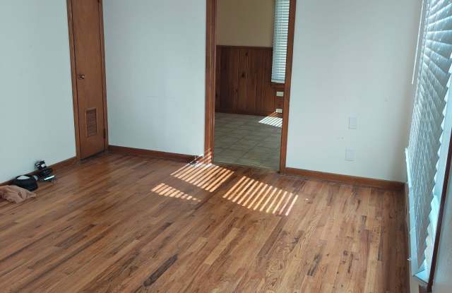 307 N Playdium Drive Gallery 4