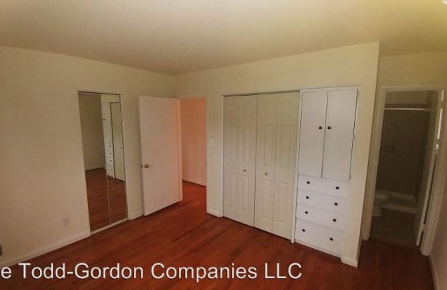 405 Torrington Place Gallery 3