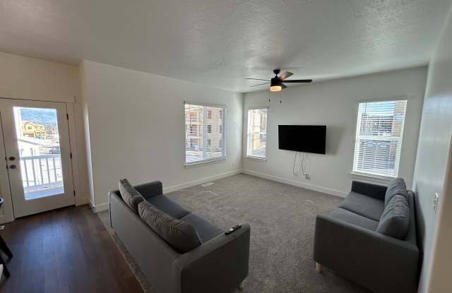1298 Sage Dr Gallery 4