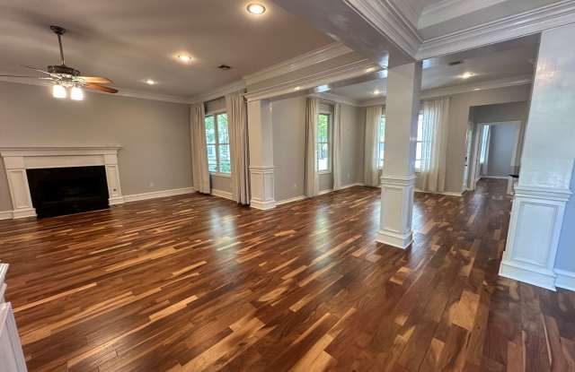 3934 Hanover Pl Gallery 4