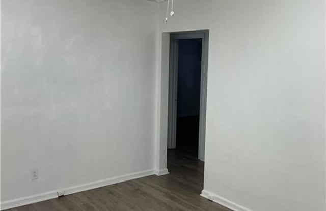 175 Orange Avenue Gallery 4