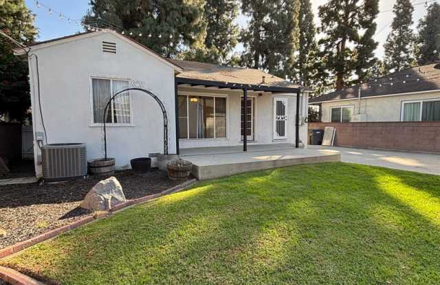 Charming 3-Bedroom Home with Large Yard on a Quiet Lakewood Street - 4341 Knoxville Avenue, Lakewood, CA 90713