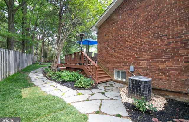 8411 MOREY Lane Gallery 4