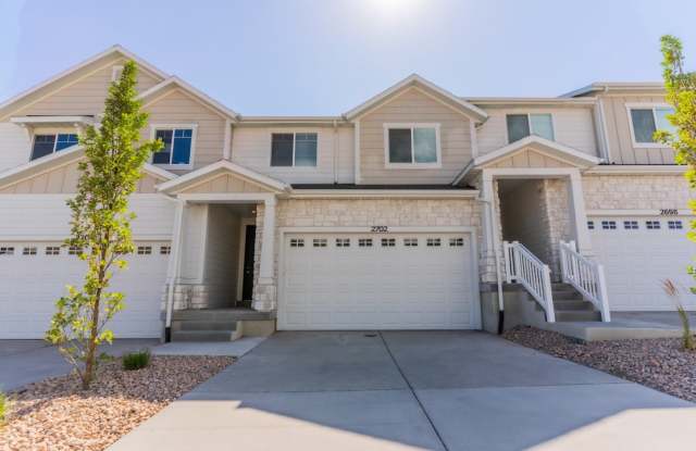 Flexible Multi-Unit Rental at 2722 N Blue Dawn Lane photos photos