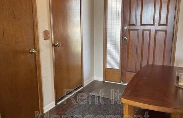 346 N 155 Circle Gallery 4