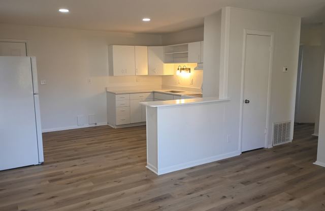 Updated 3BR/2BA + Detached 2-Car Garage! photos photos