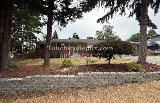 PRICE REDUCTION! Spacious 4-Bedroom Home in Gresham w/ Large Yard & 2-Car Garage Gallery 4