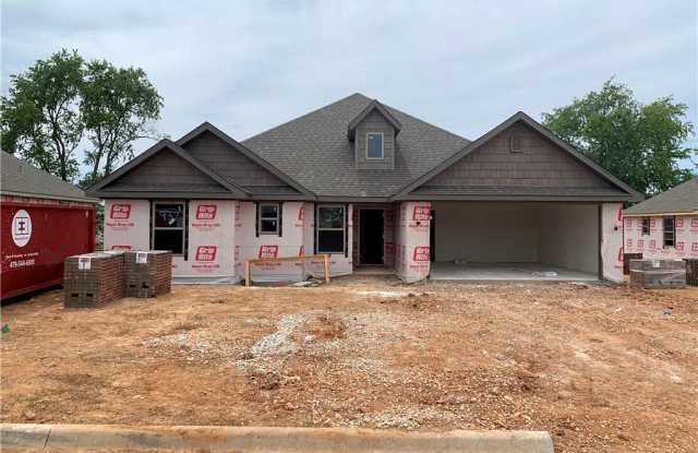 937 Estes  DR - 937 Estes Avenue, Yellville, AR 72687