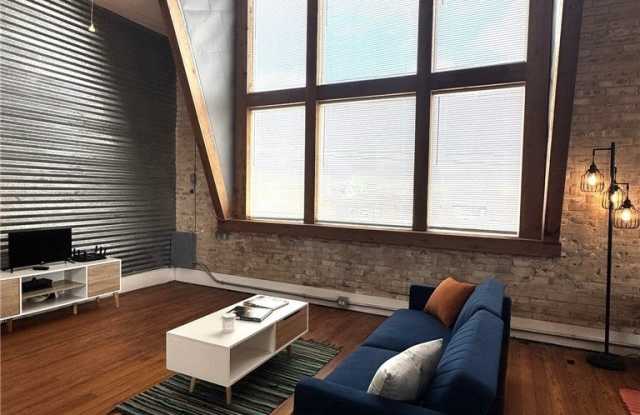 103 W Walnut Street Gallery 3