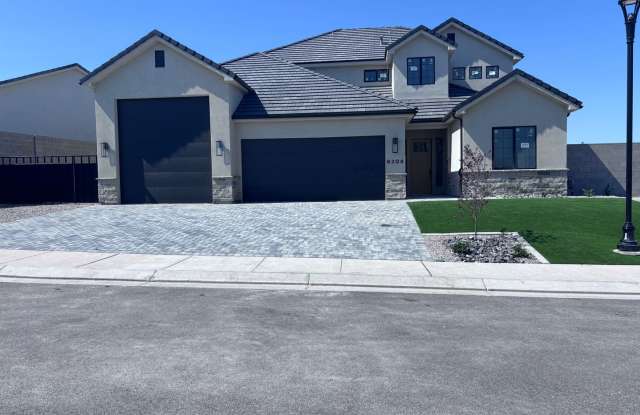 Awesome 5 bed 2.5 Bath Desert Canyons Home with RV Garage photos photos
