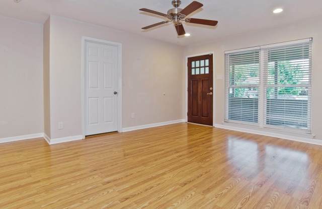 8812 Lavalle Gallery 2