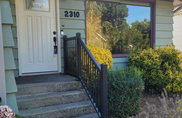 Classic Home located near Elizabeth park and in the Columbia Neighborhood Gallery 1