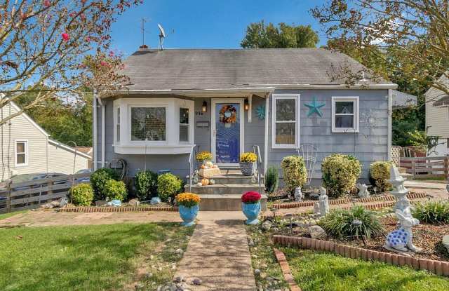 416 Topeka Avenue - A Gallery 3