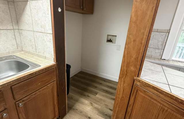 77 St Clair Gallery 4