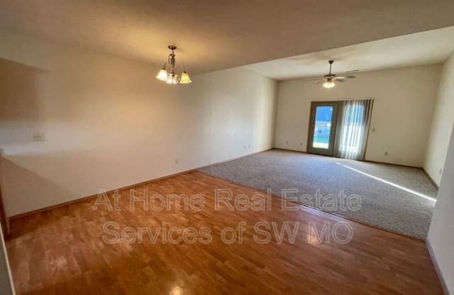 1123 N Northwood Gallery 2