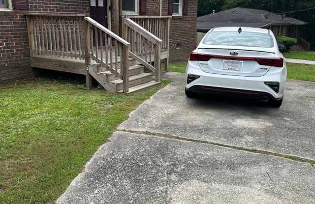 Beautifully Updated & Available for Immediate Move-In! Gallery 3