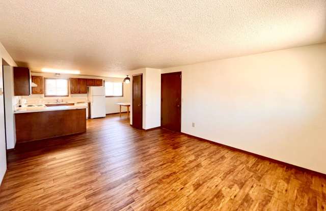 Low deposit!! Lovely two Bedroom Apartment in Loveland! Gallery 2