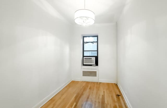 275 5th St Gallery 4