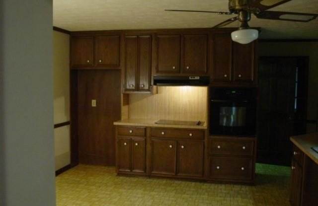 220 Lantern Ridge Court Gallery 3
