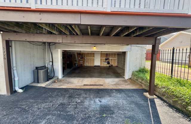 Townhouse with all the extras! Gallery 4