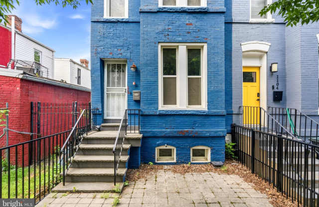 1102 TRINIDAD Avenue NE photos photos