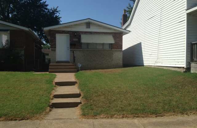 2 Bedroom Brick Ranch with Garage photos photos