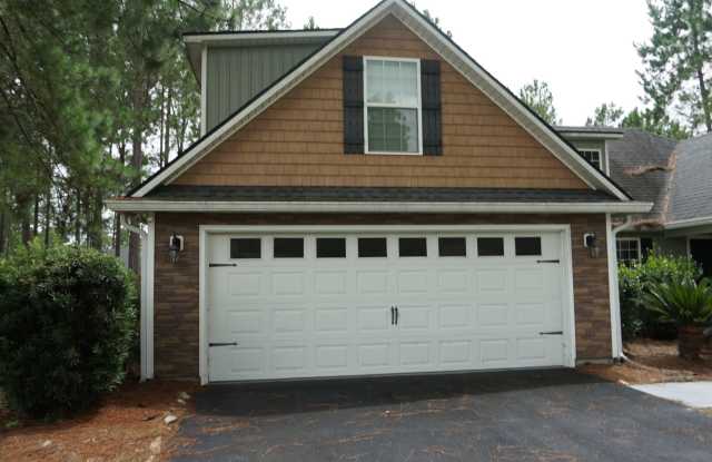4 bedroom in Crestwood-convenient location - 3573 Guest Road, Lowndes County, GA 31605