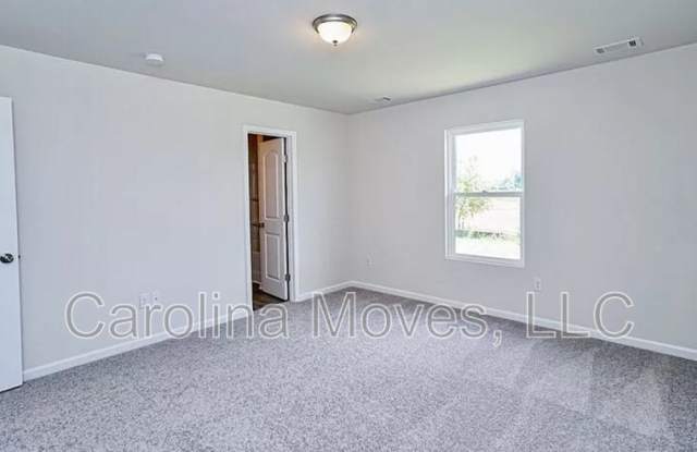523 Springtime Lane Gallery 2