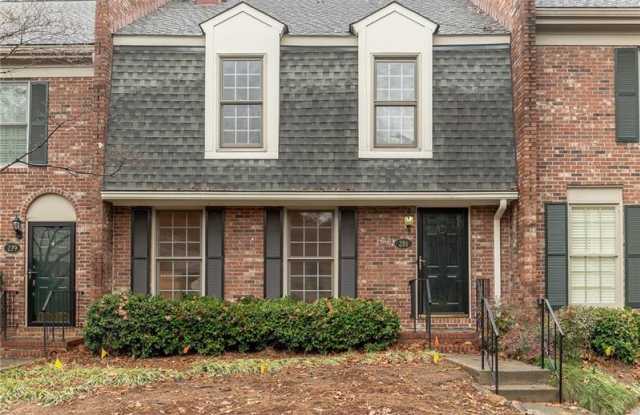281 The South Chase - 281 the South Chace Northeast, Sandy Springs, GA 30328