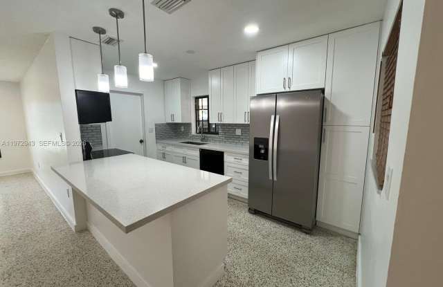 11959 SW 39th Ter photos photos