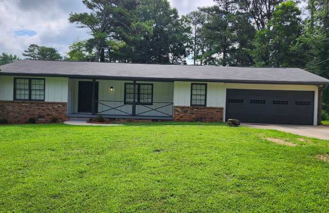 Spacious 4BR Home with Fireplace in Ellenwood photos photos