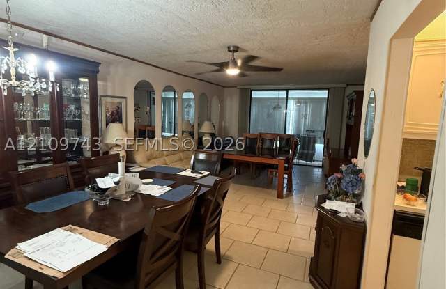 2811 Somerset Dr Gallery 2