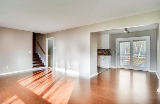 300 Saratoga Lane North Gallery 4