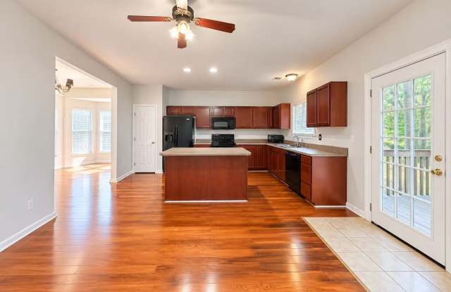 468 Canewood Place - 1 Gallery 4