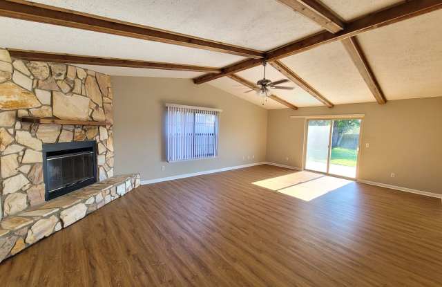 Callaway 3 bedroom 2 bath home with 2 car garage! Gallery 4