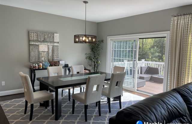 7 Yorkshire Ct Gallery 3