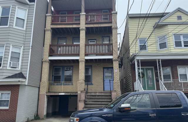 40 WEST 17TH ST photos photos